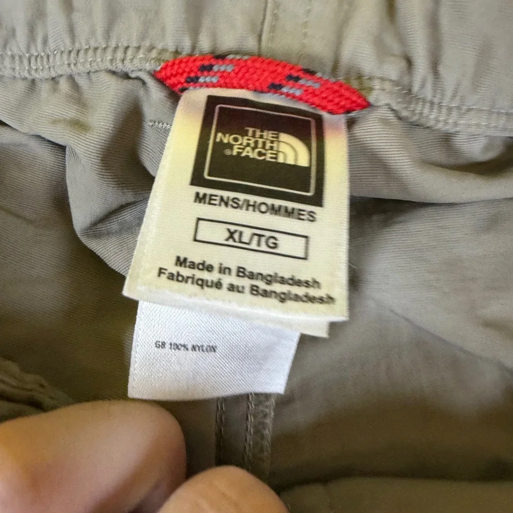 The North Face Mens XL Convertible Cargo Hiking Pants Khaki Nylon Zip Off Leg
